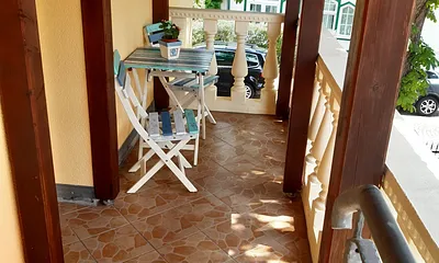 Balkon mit Sitzmöglichkeit