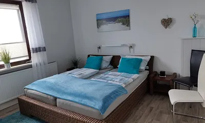 Schlafzi. FeWo Meerbl.