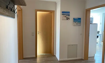 Flur mit Garderobe
