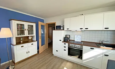 Küchenzeile mit Backofen