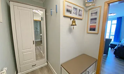 Flur mit kleinem Schrank