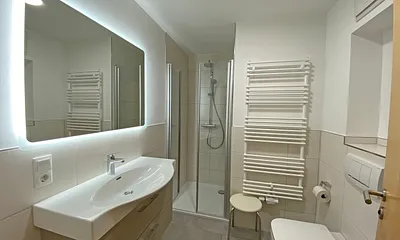 Badezimmer mit Waschbecken