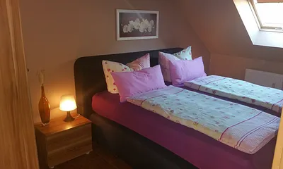 Schlafzimmer 1