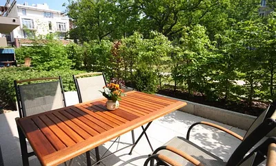 Terrasse mit Bestuhlung