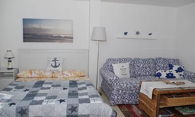 Wohn- und Schlafzimmer