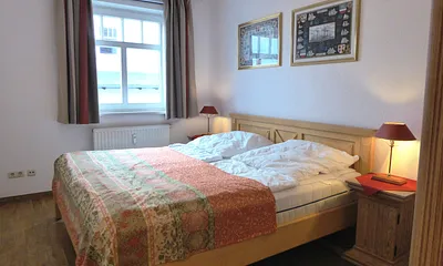 Gr. Schlafzimmer mit DB 180 x 200 Ansicht 1