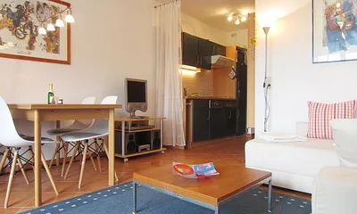 Wohnbereich & Küchenzeile