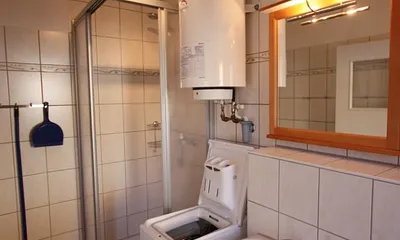 Tageslichtbad mit Dusche/WC ohne Waschmaschine