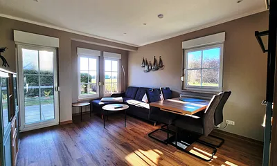 Haus "Idylle am Meer" **nur 300 m zum Sandstrand**, 3-Zimmer-Ferienwohnung (Smaragd)