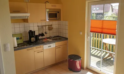 Küchenzeile mit Eßbereich