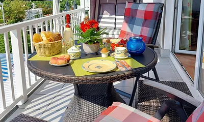 Tolle Fewo mit zwei sonnigen Balkonen