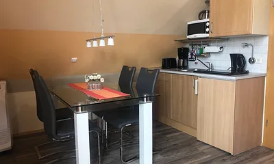 Essbereich mit Küchenzeile