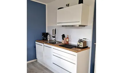 komplett eingerichtete Küchenzeile