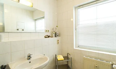 Badezimmer mit Dusche