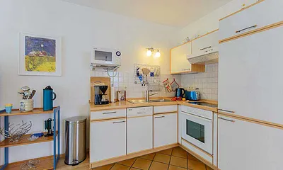 komplett eingerichtete Küchenzeile