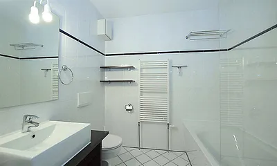 Badezimmer mit Badewanner