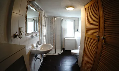 Das neu gestaltete Bad der Wohnung 1