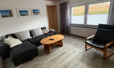 Das Wohnzimmer der Wohnung 1 besitzt eine Ausziehcouch für max 2 weitere Schlafgelegenheiten