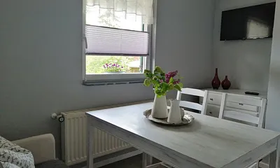 Esszimmer mit Fernseher