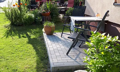 Sitzfläche vor dem Zimmer