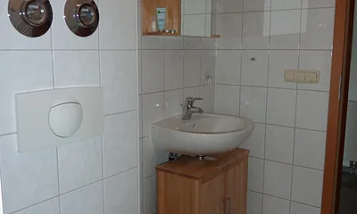 Geräumiges Duschbad 