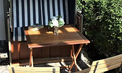 Terrasse mit Strandkorb