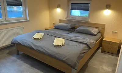 Schlafzimmer 1