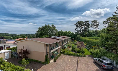 Außenanlage mit Garten