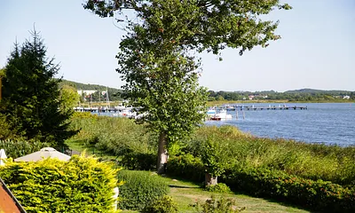Blick aus dem SZ-Fenster, weiter hinten der neue Yachthafen