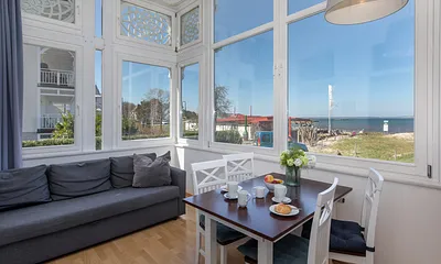 Auf der Couch kann bei Bedarf aufgebettet werden.