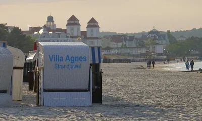 Von Mai bis September steht für Sie ein Strandkorb am Strand kostenfrei bereit.