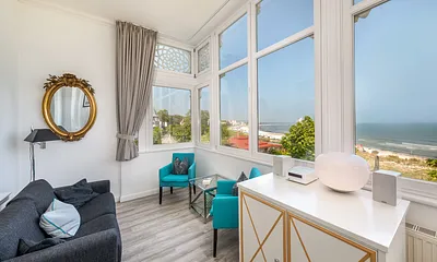 Der Blick schweift über die Binzer Bucht bis zur Seebrücke ...