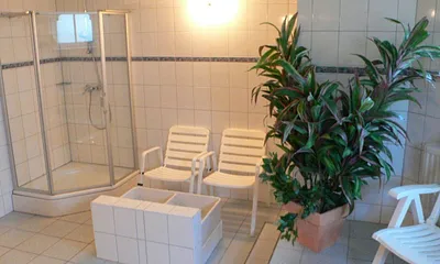 Im Souterrain der Villa Glückspilz können Hausgäste gegen Entgelt einen Wellnessbereich mit Sauna nutzen.