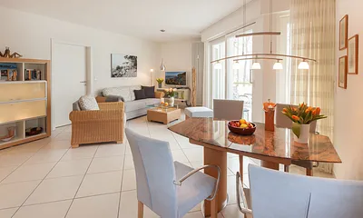 Das große Wohnzimmer hat einen kostenfreien WLAN-Anschluß ...