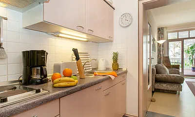 Hier der Blick in die Küche.