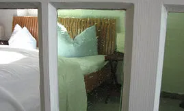 Bezogene Betten sind bei uns selbstverständlich. Handtücher liegen bereit.