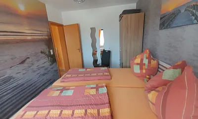 Doppelbett im Schlafzimmer