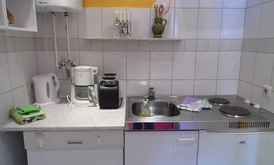   komplette Küchenzeile mit Geschirrspüler