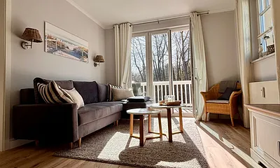 Wohnbereich zur Sonnenseite mit Blick in den Stadtwald