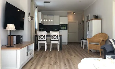 9:00 Frühstück, mittags kurz vom Strand zum Snacken und abends zusammen kochen!