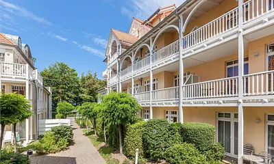 Das Dünenschloss zeichnet sich durch eine sehr gepflegte Gartenanlage aus.