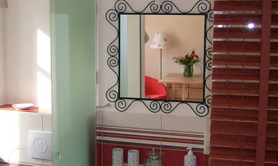 Kleines Bad mit allem, was man benötigt