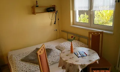 Stühle mit kl.Esstisch