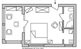 Im Wintergarten mit der Sitzecke können Sie bei schöner  Aussicht frühstücken oder die Abendsonne genießen (Südwesten). Die  Kochnische mit Herd (Backofen), Kühlschrank und Spüle liegt separat. 