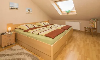 Schlafzimmer II im OG