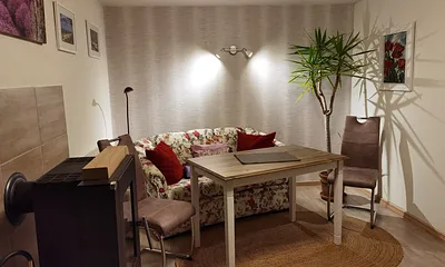 Wohnbereich mit Esstisch