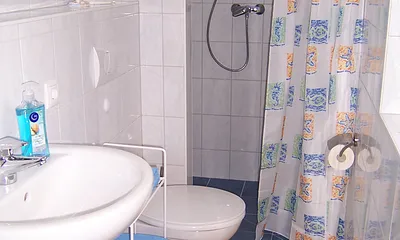 Badzimmer mit Dusche