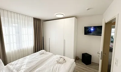 Schlafzimmer mit Boxspringbett