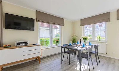 Essbereich mit TV