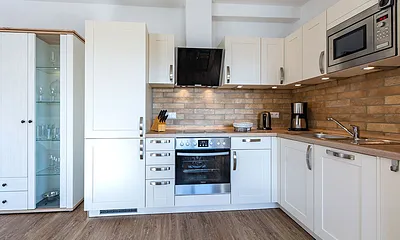 komplett eingerichtete Küche